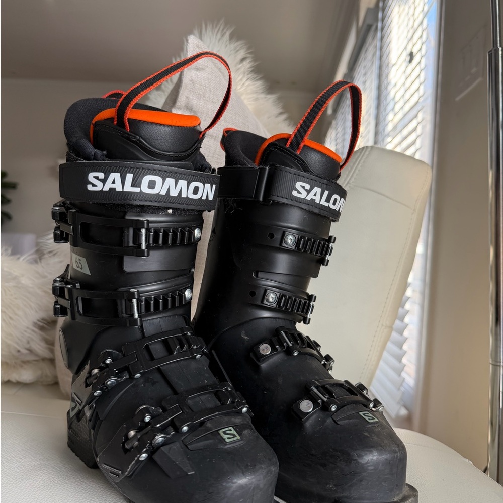 Salomon Junior S/Max 65 Ski Boots – Size 22.5 – Great Condition – Retail $350